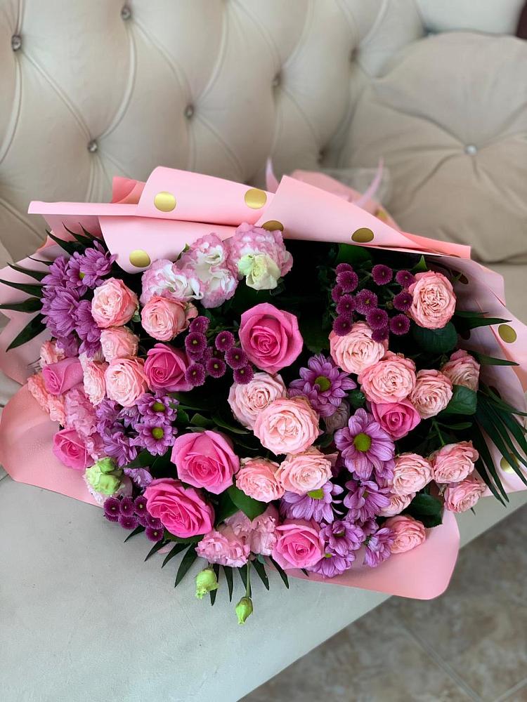 Букет цветов из: Хризантемы, Розы и Лизиантусы в Белоозерский