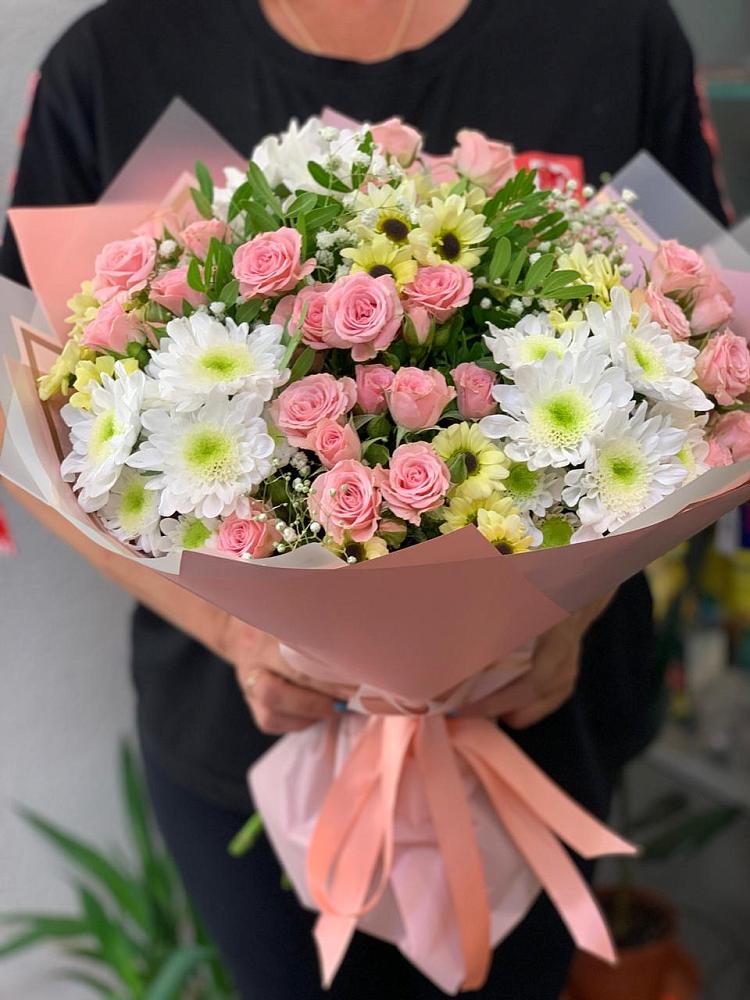 Букет цветов из: Розы и Хризантемы в Белоозерский