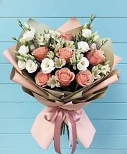 Букет цветов из:  Розы, Альстромерии и Лизиантусы в Белоозерский