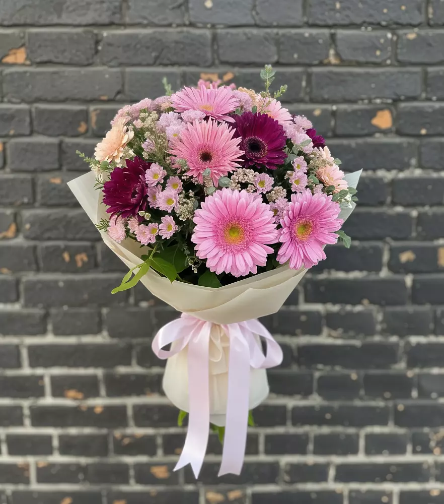 Букет цветов из: Герберы и Хризантемы в Белоозерский