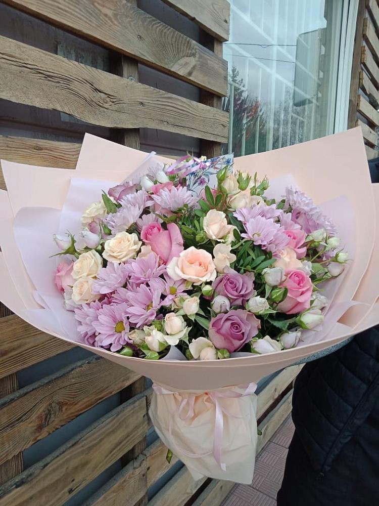 Букет цветов из: Розы и Хризантемы в Белоозерский