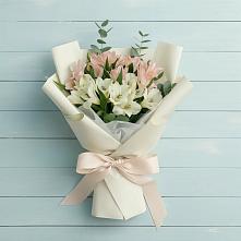Букет цветов из:  Альстромерии в Белоозерский