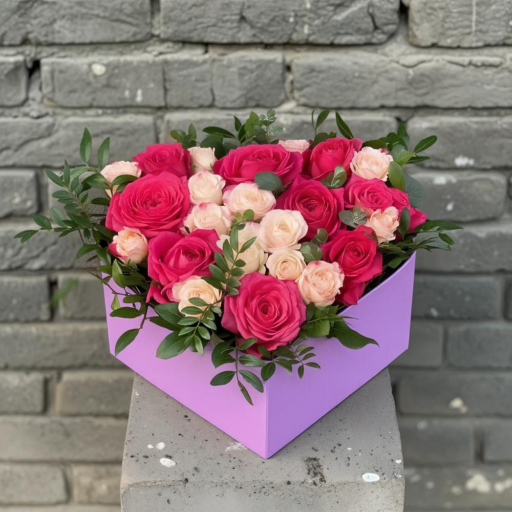 Цветочная композиция из Розы в коробке в Белоозерский