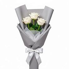 Букет 3 белые розы в Белоозерский