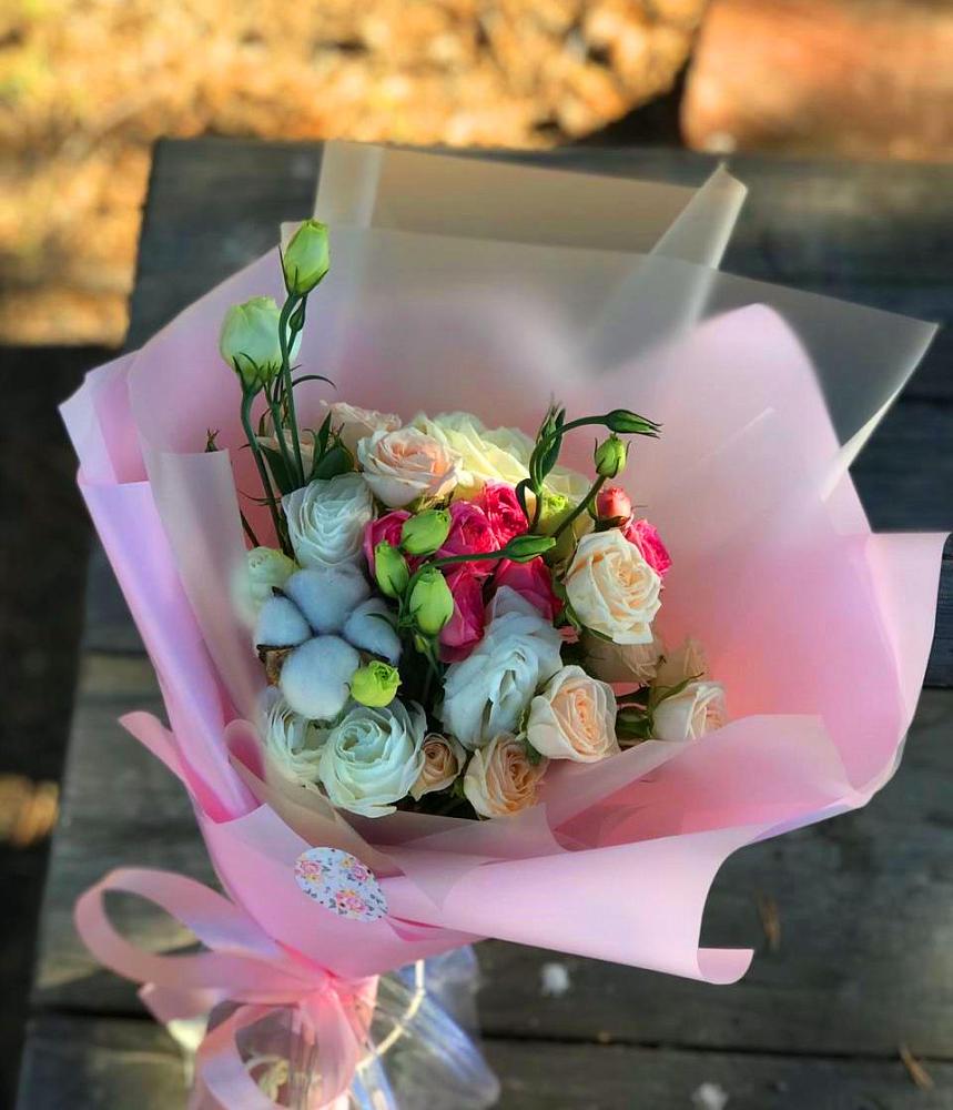 Букет цветов из: Розы и Лизиантусы в Белоозерский