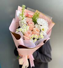 Букет цветов из:  Хризантемы и Розы в Белоозерский