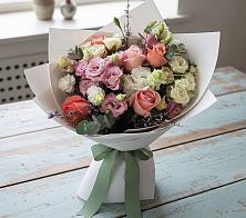 Букет цветов из:  Розы, Лизиантусы и Гвоздики #REPLACE_PRED# Белоозерский