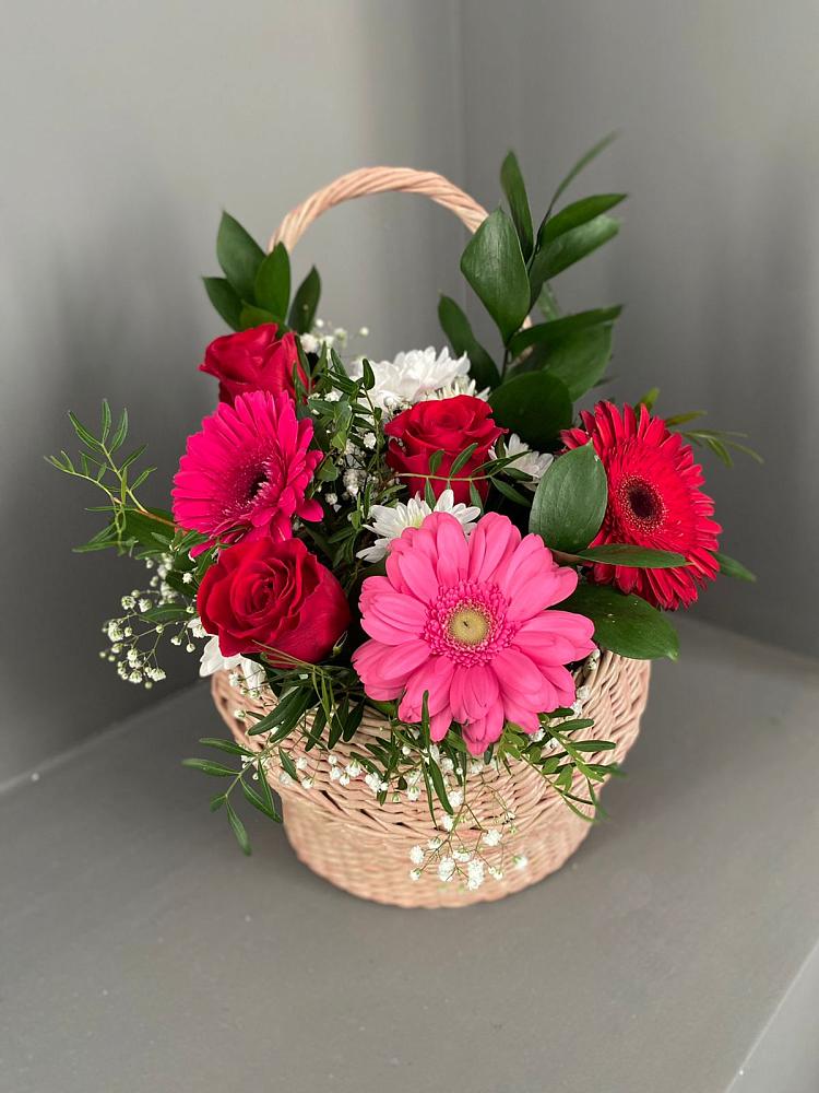 Цветочная композиция из Розы, Хризантемы и Герберы в корзине в Белоозерский