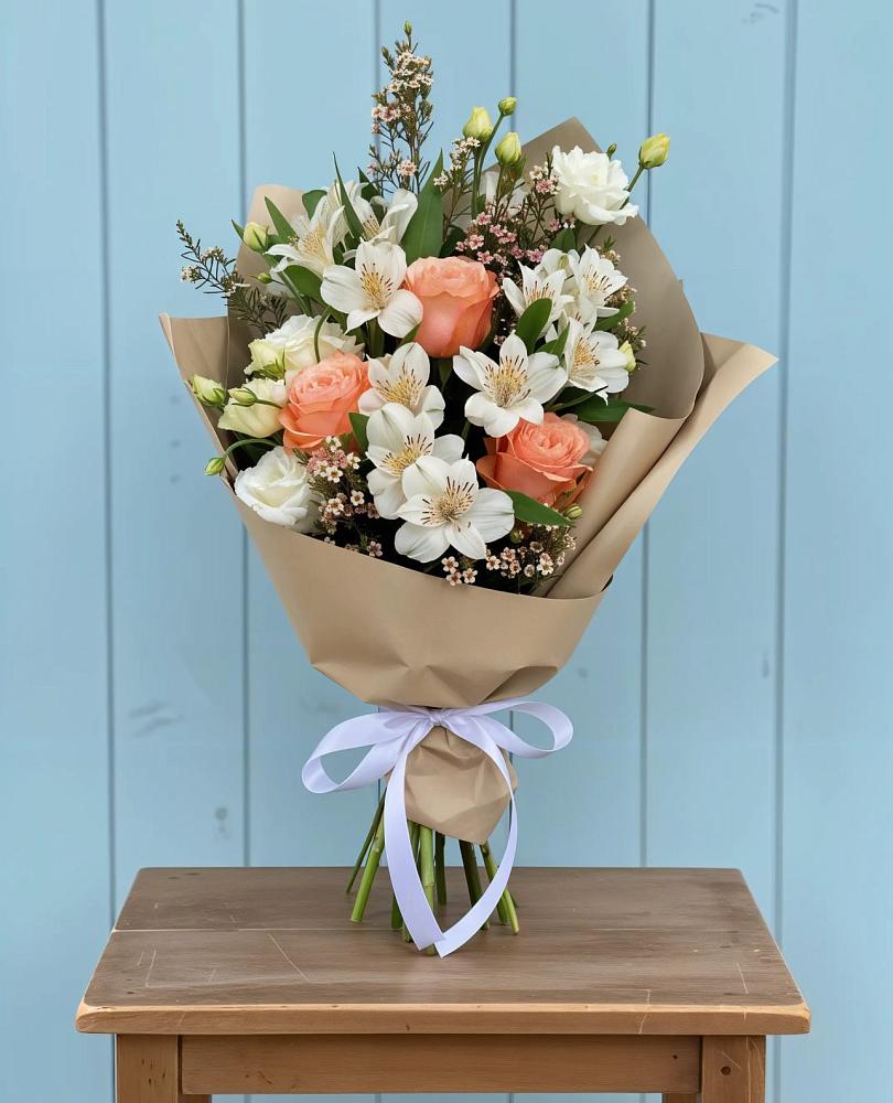 Букет цветов из: Альстромерии, Лизиантусы, Розы и Хризантемы в Белоозерский