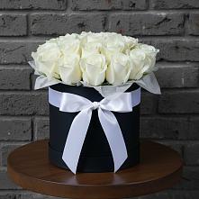 Цветочная композиция из Розы в шляпной коробке в Белоозерский