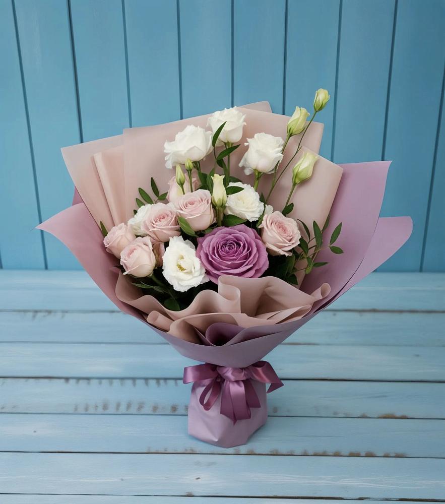 Букет цветов из: Розы и Лизиантусы в Белоозерский